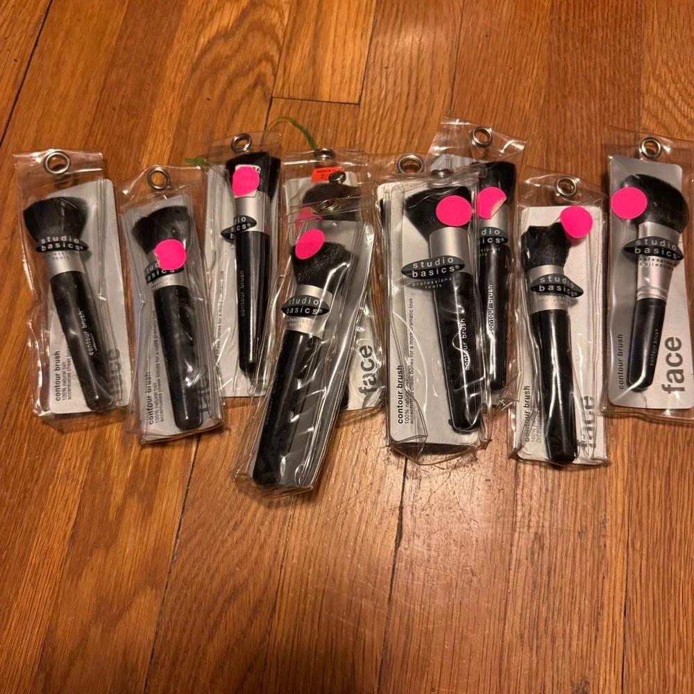 $3 BUNDLE ITEM NWT Studio Basics Face Contour Brush Black 2159 Vintage